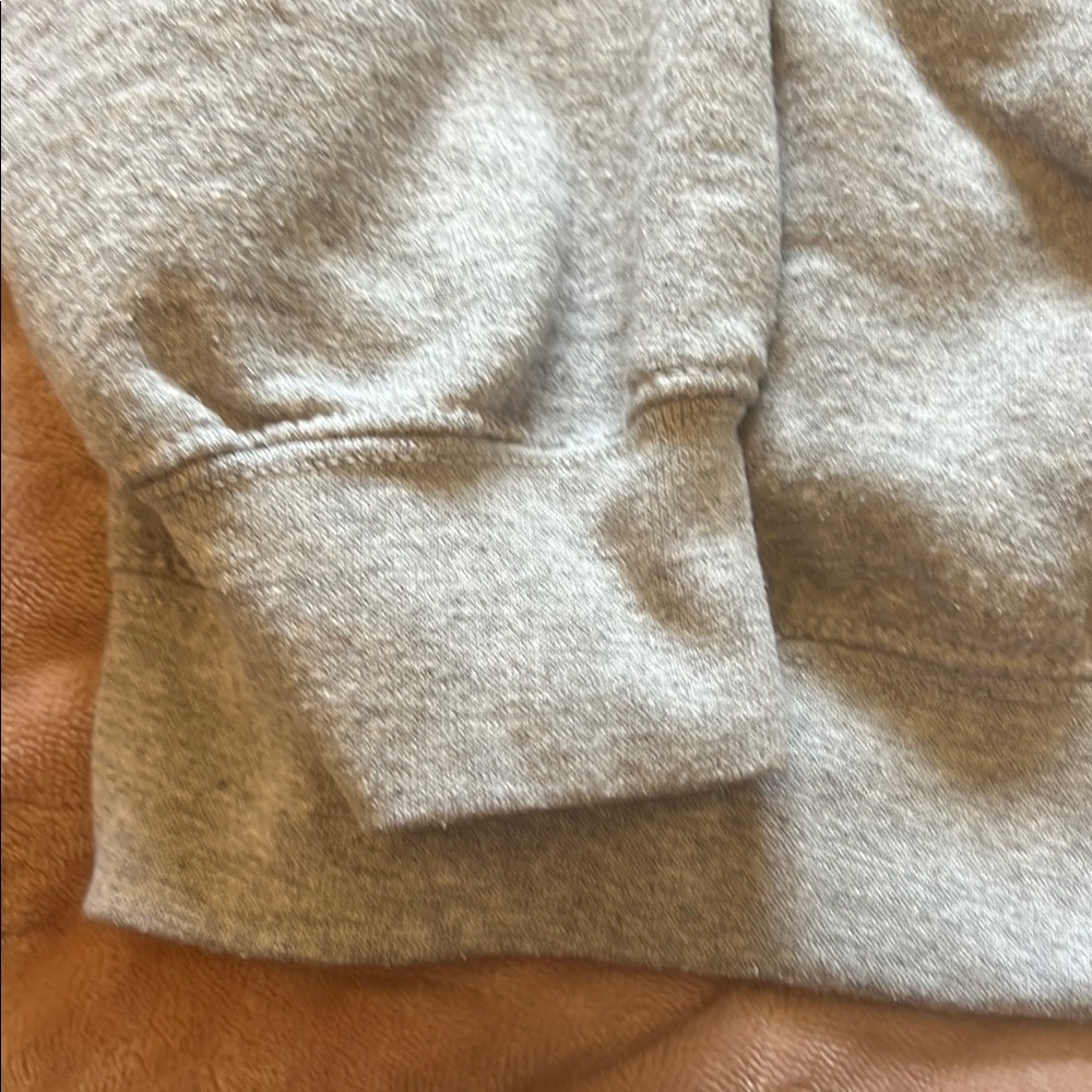 Gildan Gray and Pink Minnie Mouse Crewneck - Picture 4 of 6